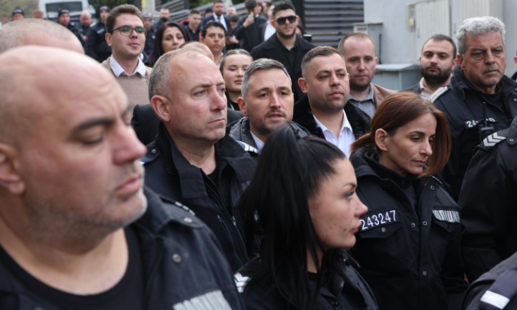 ДПС на Доган пита Митов знае ли за акцията в сараите